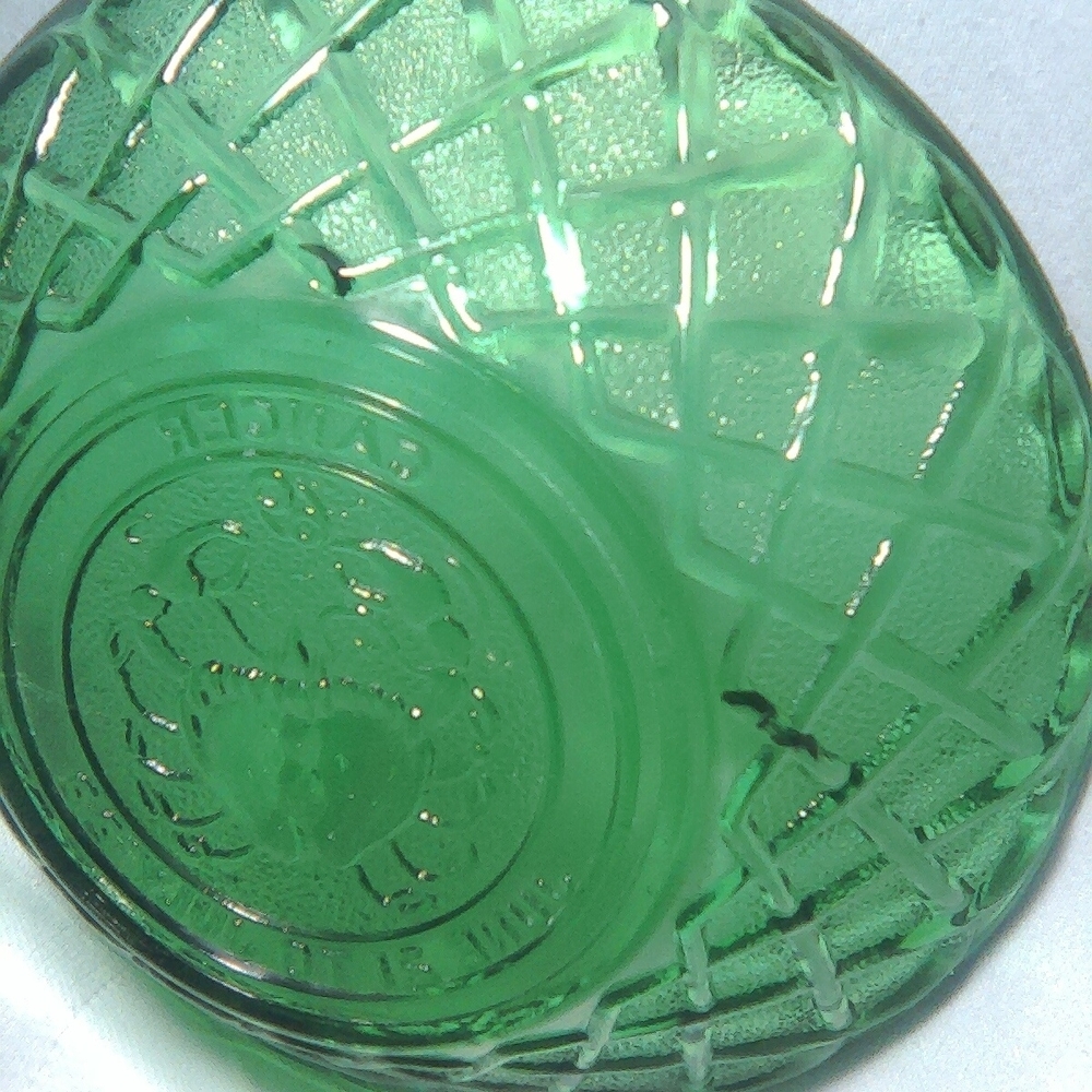 Vtg astrology themed ~Cancer~ Green Glass Bowl With Crab & Dates Zodiac Dish - Picture 12 of 13